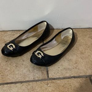Guess- Flats